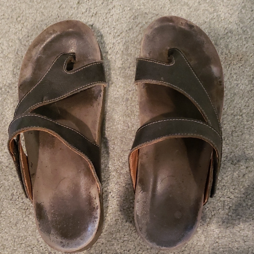 Black Taos Leather Sandals Siz 6-6.5